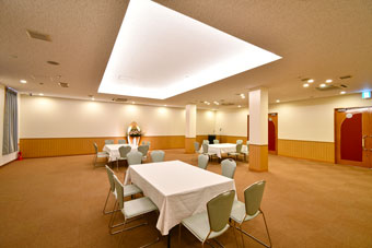 クレセントホール（1F）